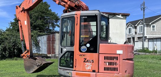 HITACHI ZX75UR
